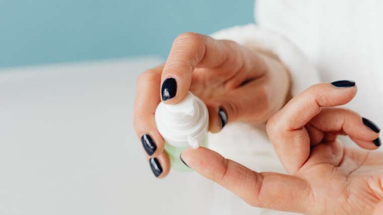 Łuszczyca – objawy, przyczyny i skuteczne metody leczenia